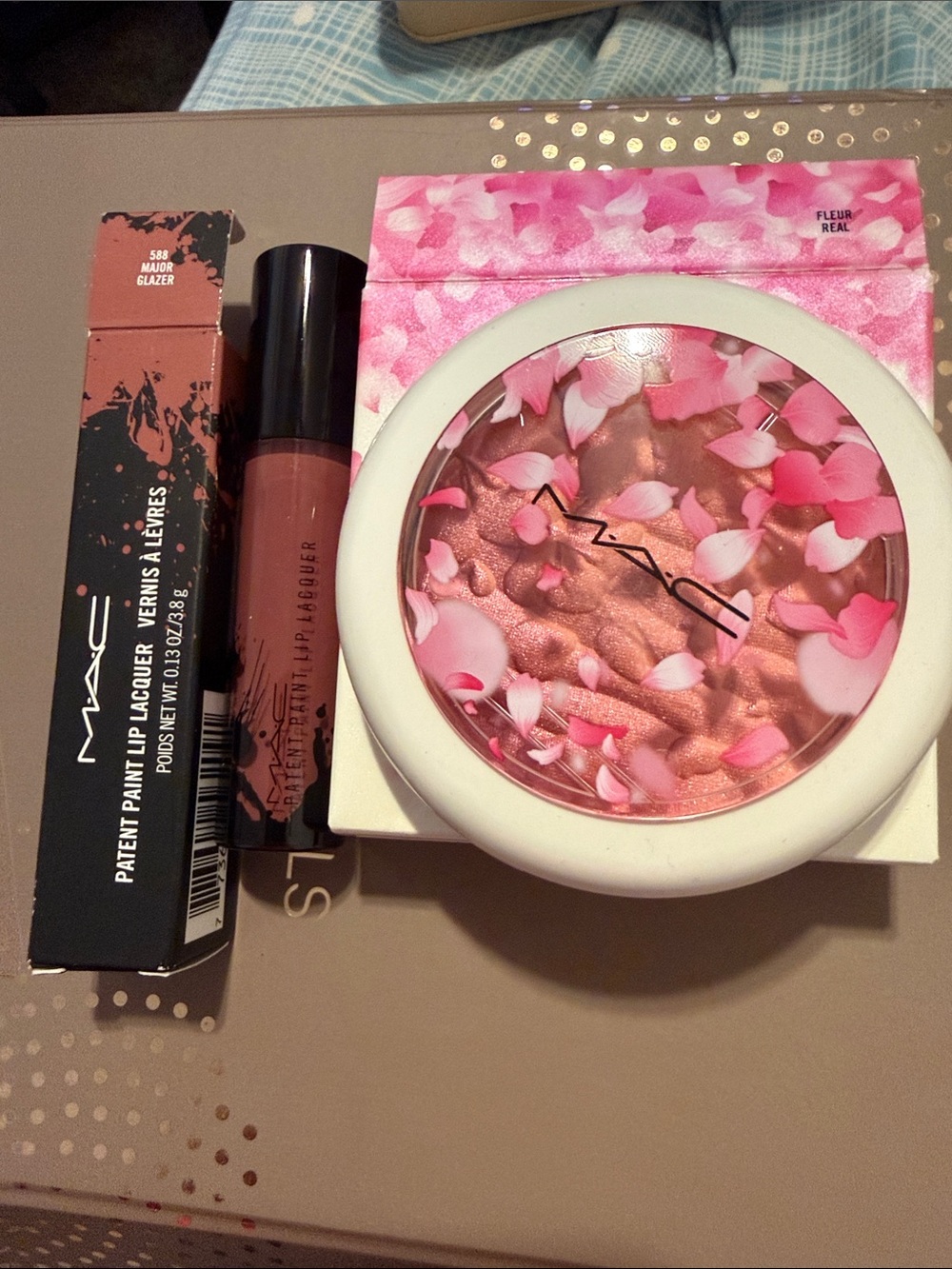 MAC Cosmetics Pink Shimmer Face Powder & Mauve Lip Lacquer Duo
